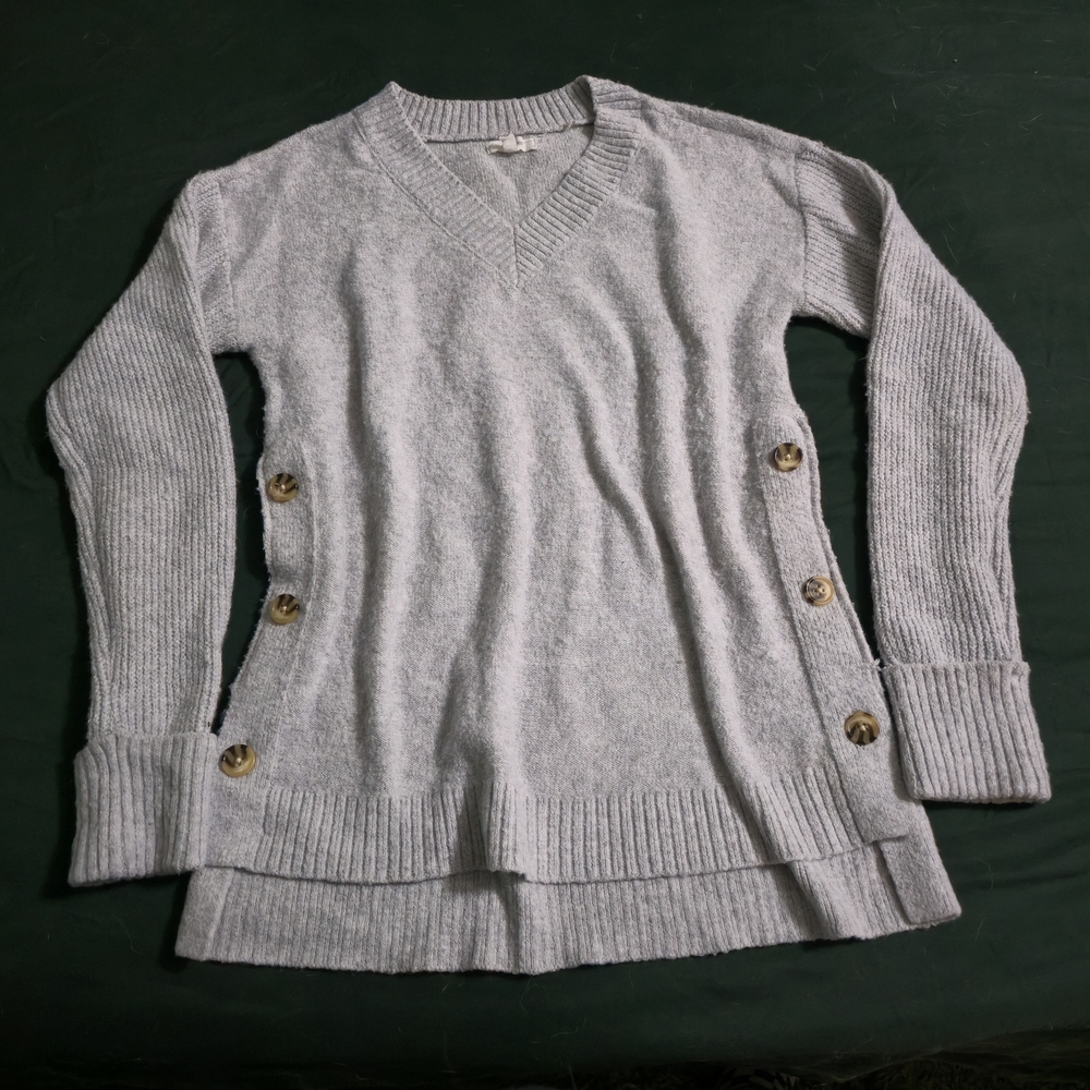 Maurices XS Light Gray V-Neck Sweater with Side Buttons
